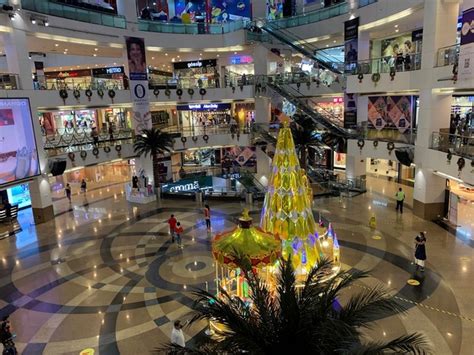 The 10 Best Shopping Malls in Mumbai