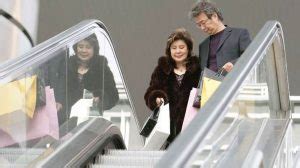 barry chi and holly chen net worth