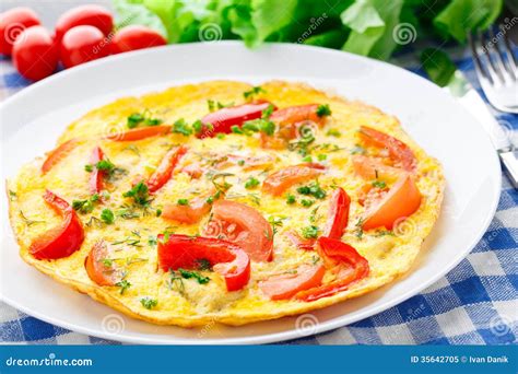 Omelet With Paprika Tomato And Herbs Stock Image Image Of Lunch