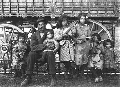 Gypsies In Derby England 1910 Gypsy Caravan Gypsy Wagon Jose