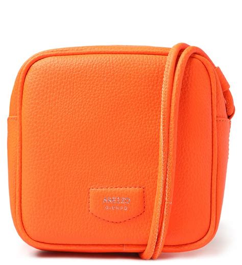 Bolsa Tiracolo Laranja Sara Pequena Arezzo