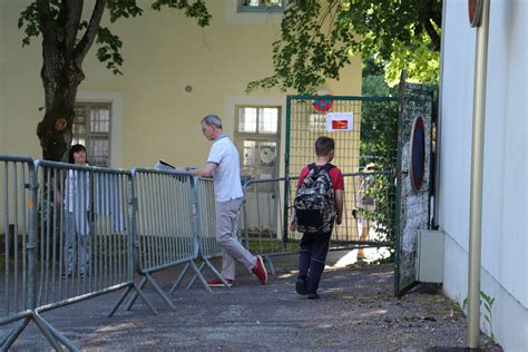 Côte dOr Éducation Les élèves dIs sur Tille reprennent le chemin