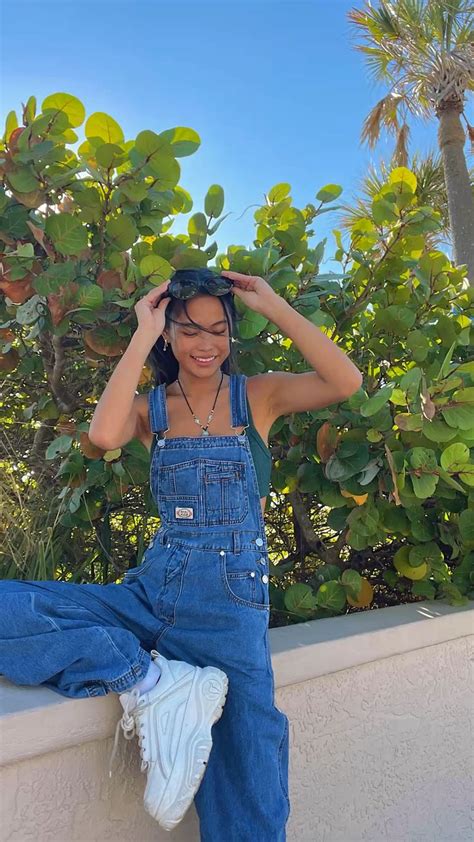 Overall Look Fall Beach Day Comfy Casual Outfit Inspo Pose Inspo
