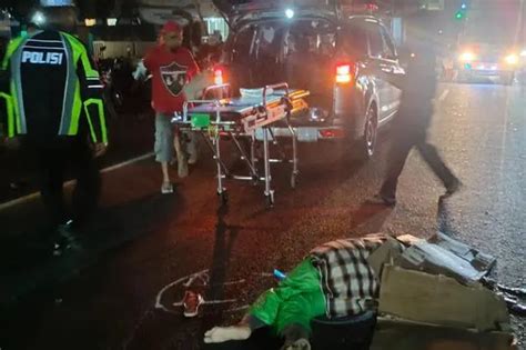 Menyalip Truk Gandeng Pengendara Roda Dua Meninggal Tertabrak