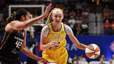 Connecticut Sun stay hot vs. Los Angeles Sparks; Cameron Brink goes ...