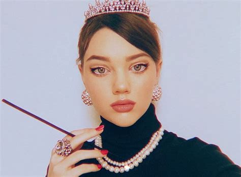 Cum Arată Noelle Fiica Lui Ingrid Vlasov La 18 Ani „nu Mă Consider