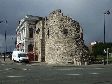 Filesouthampton Town Walls Tower Standing By The Former Water Gate