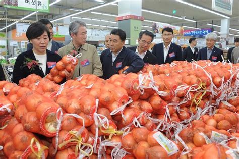 농협 새봄맞이 농축산물 초특가전…최대 70 할인