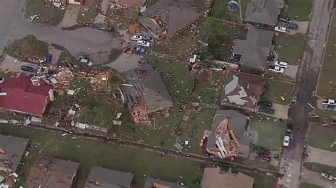 Severe storms, tornadoes move through central US, cause deaths