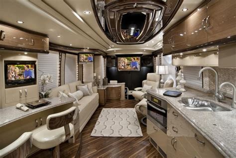 2012 Elegant Lady Luxury Motor Coach Introduced - autoevolution ...