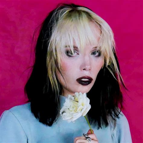 Alice Glass Ab