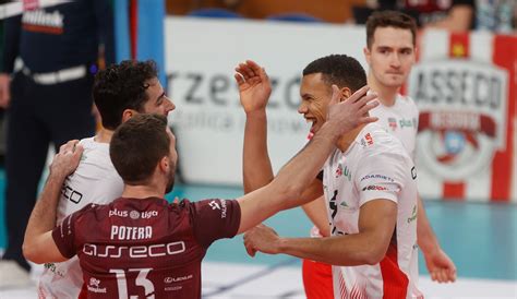 Asseco Resovia Pokona A Lepsk Suwa Ki Za Trzy Punkty Stephen Boyer