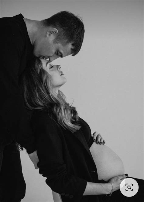 Pin Em Pregnancy Photoshoot In The Studio Ensaio Fotogr Fico Gestante