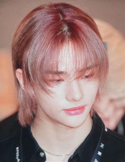 Hyunjin Purple Pink Hair 220512 Stray Kids In 2022 Beautiful Boys