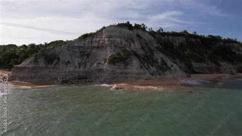 Linda Vista A Rea Das Fal Sias Forma Es Naturais Na Praia Do Espelho