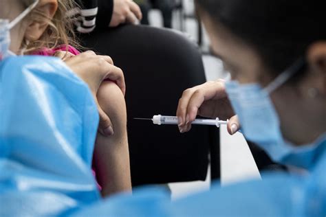 Vaccination des 5 à 11 ans Santé Canada autorise une dose de rappel