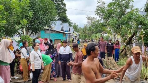 Kunjungi Warga Terdampak Banjir Di Biau Gorontalo Utara Ini Kata Ketua