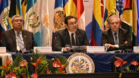 Veinticuatro ex presidentes de América Latina rechazaron la intervención de las Fuerzas Armadas