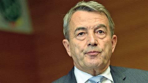 Niersbach tritt als DFB Präsident zurück DFB Deutscher Fußball