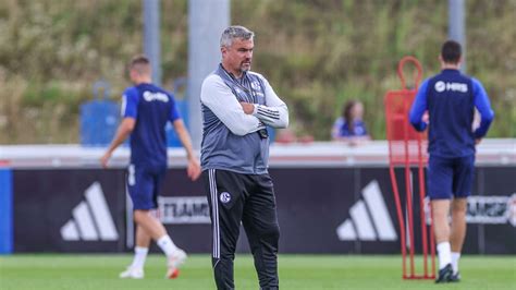 Schalke Personal Vor Wiesbaden Neun Profis Fehlen Dem S04 Im Training