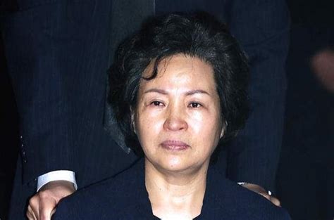 2009年韩国前总统卢武铉跳崖身亡后，儿子来中国发展，女儿被判刑腾讯新闻