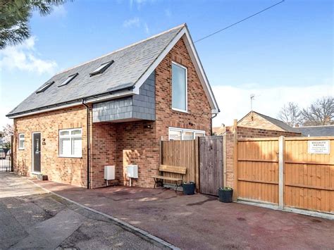 2 Bed Detached House For Sale In Margetts Road Kempston Bedford Mk42