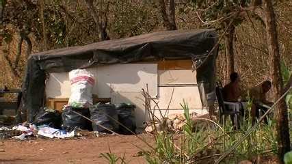 Moradores Reclamam Do Abandono E Dos Invasores Que Tomaram Conta Do