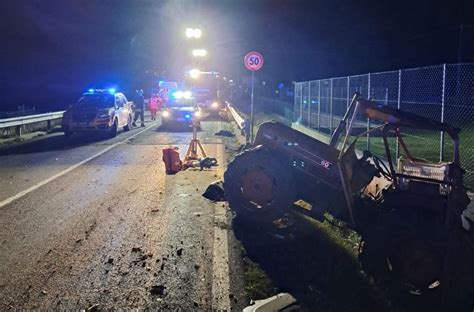 Grave Incidente A Balisio Tra Due Auto E Un Trattore Persone Ferite