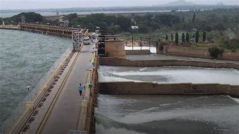 tamil nadu  drought karnataka  give  cusecs cauvery