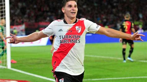 Una Nueva De El Hombre Araña Doblete De Julián Álvarez Y River Campeón