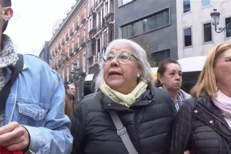 Contra quién vamos el desconcierto de una manifestante frente al