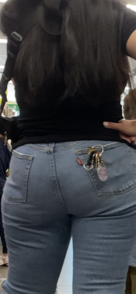 Nice Ass Milf In Jeans Tight Jeans Forum