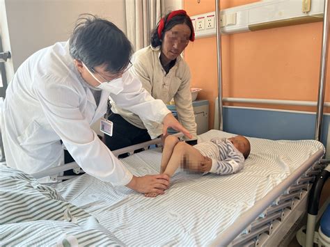 15名來自西藏的髖關節發育不良患兒，在上海接受公益手術 新浪香港