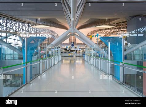 Kansai airport terminal japan hi-res stock photography and images - Alamy