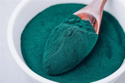 Alga Spirulina cosè a cosa serve proprietà e benefici di un