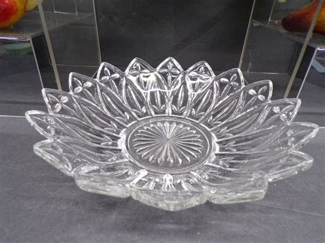 C Vintage S Large Federal Glass Flower Petal Bowl No