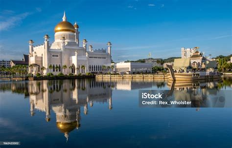 landmark muslim mosque  brunei darussalam stock photo
