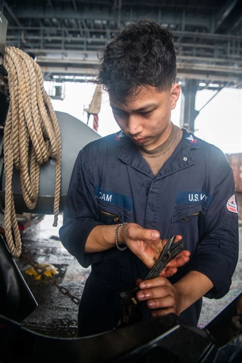 DVIDS Images Hershel Woody Williams Sailor Conducts RHIB