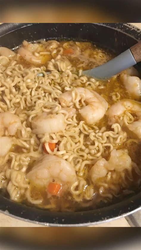 Easy Shrimp Ramen Soup Easy Shrimp Food Shrimp Ramen Soup