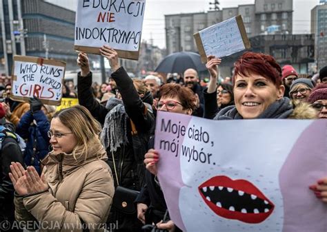 Czarnypi Tek Na Ulicach Polskich Miast Solidarno Nasz Broni