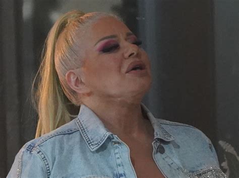 Na Pragu Sedme Decenije Peva Ica Smr Ala Kilograma Pa Se Skinula U Bikini Foto