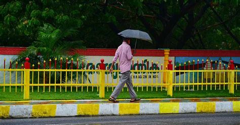 Heavy Rain Likely In Kerala Orange Alert In Districts Today