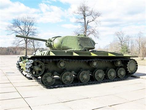 KV 1S mod 1942 Soviet heavy tank at the Museum Nevsky heels Война