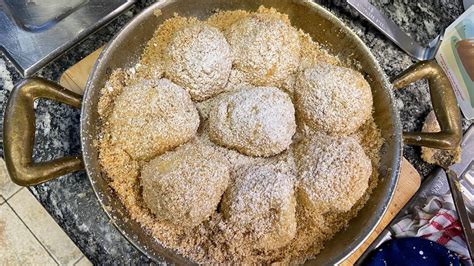 Rezept Zwetschgenknödel mit Butterbrösel brauner Butter und