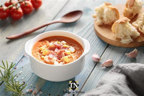 Receta De Salmorejo Con Jam N Y Huevo Torre De N Ez