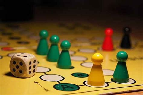 5 Best Dice Games For Two Players. - tintplay.com