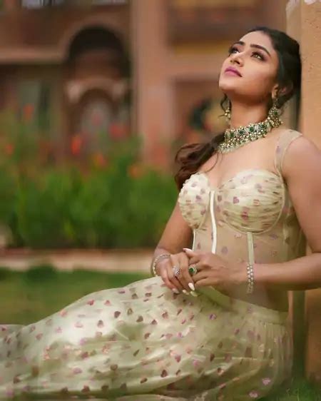 Sangeetha Sringeri Hot Pics And Photos In Lehnga