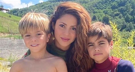 Shakira Presume El Talento De Su Hijo Milan Tocando Piano