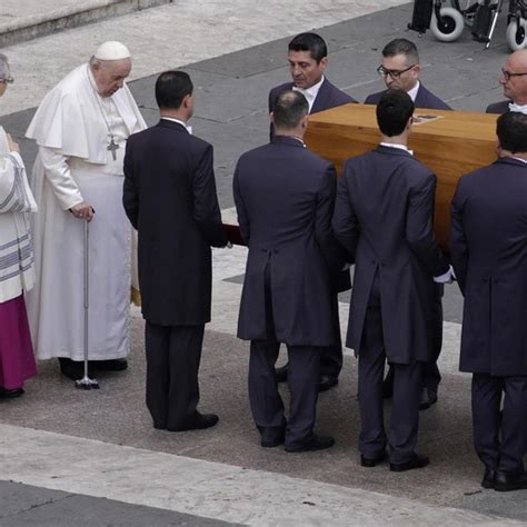 Benedetto Xvi I Funerali Di Papa Ratzinger In Piazza San Pietro I