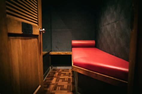 Explore The Gay Bathhouse Crew Club In Washington DC In An Erotic Gay Story Daily Squirt